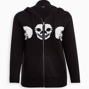 TORRID BLACK SKULL ZIP UP HOODIE SWEATER SIZE 3 NWT